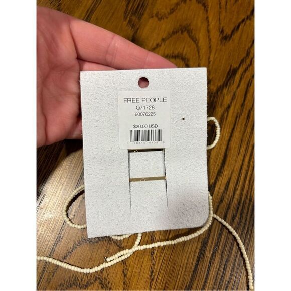 Free People Cream Dainty Beaded Bow Hair Clips NWT - Picture 4 of 4